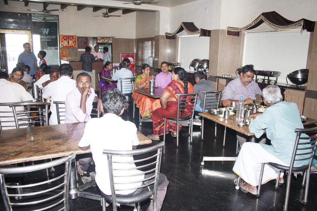 Sivamurugan Hotel Kumbakonam Kültér fotó