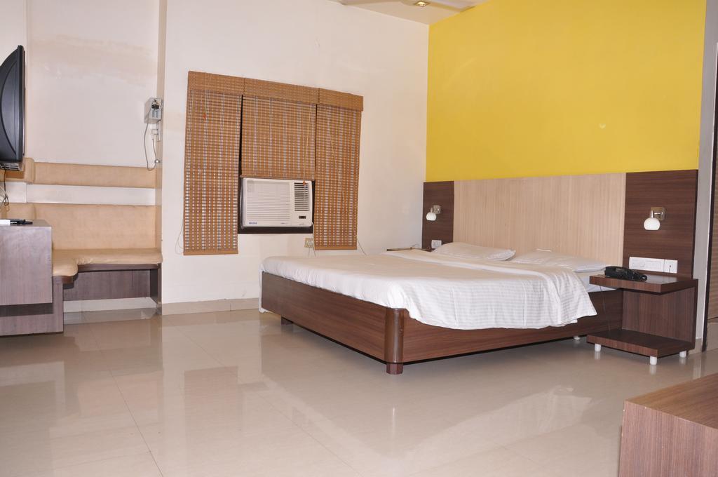 Sivamurugan Hotel Kumbakonam Kültér fotó