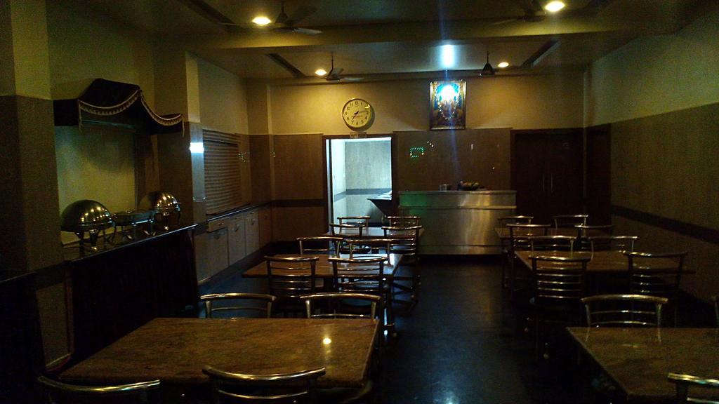 Sivamurugan Hotel Kumbakonam Kültér fotó
