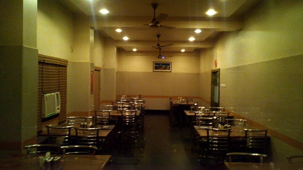 Sivamurugan Hotel Kumbakonam Kültér fotó