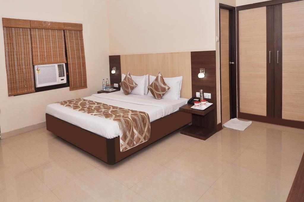 Sivamurugan Hotel Kumbakonam Szoba fotó