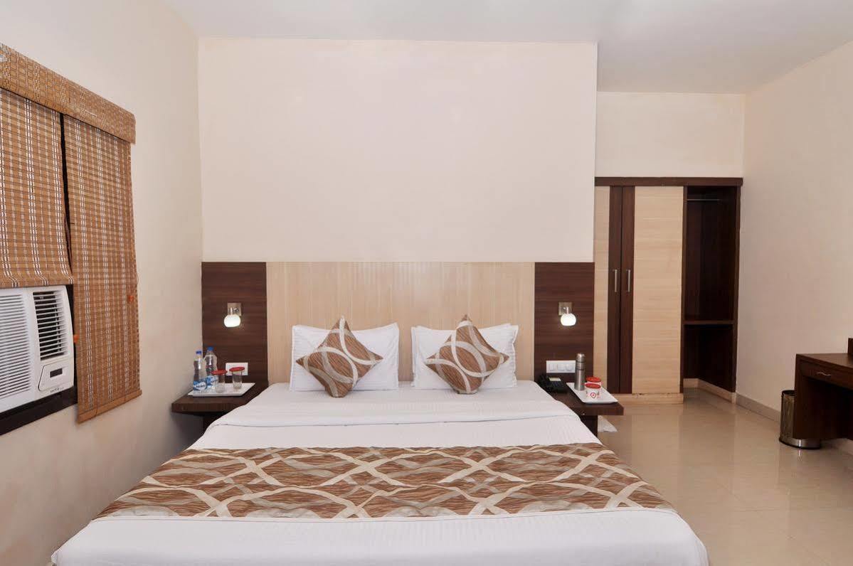 Sivamurugan Hotel Kumbakonam Kültér fotó