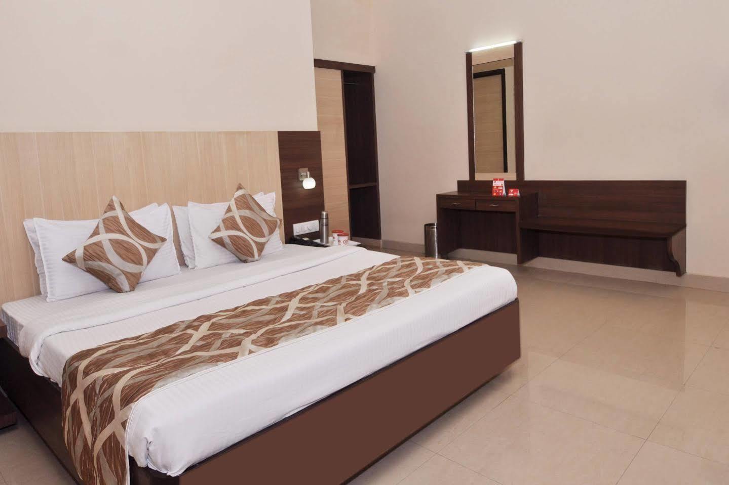 Sivamurugan Hotel Kumbakonam Kültér fotó