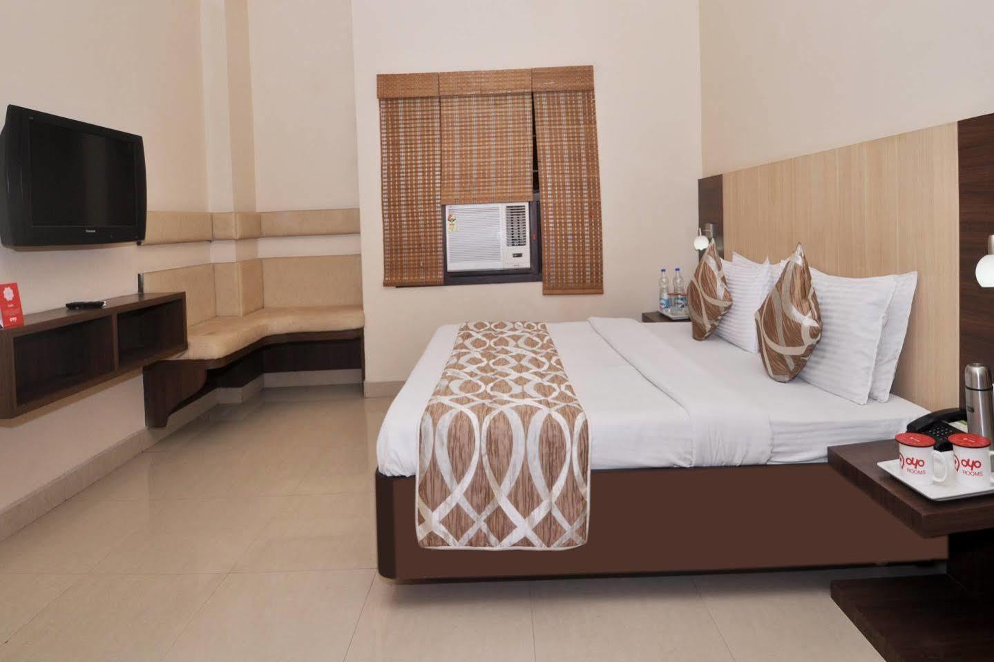 Sivamurugan Hotel Kumbakonam Kültér fotó